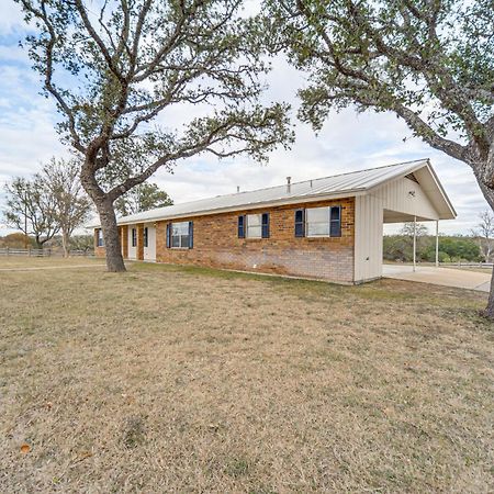 Вилла Historic Hoffmann Ranch Haus Near Wineries! Фредериксберг Экстерьер фото